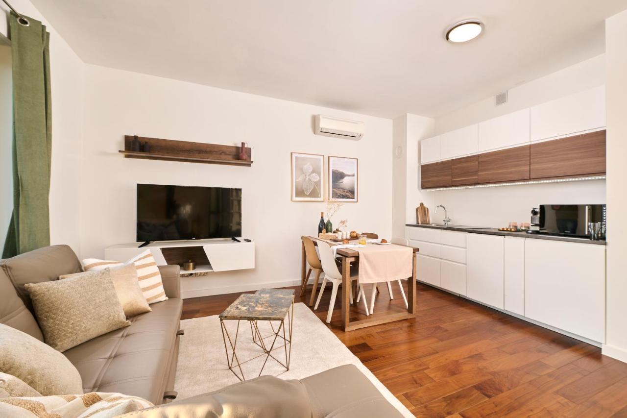 Brand New 1 Bedroom Apartment With Backyard Near The Beach! Porec Bagian luar foto